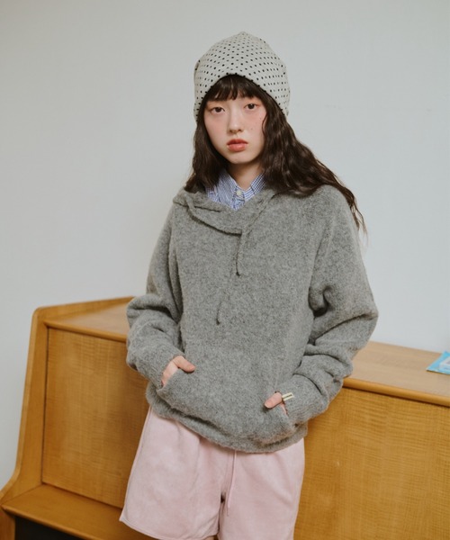 common gull products. ニット セーター うろこ雲なニットフーディー