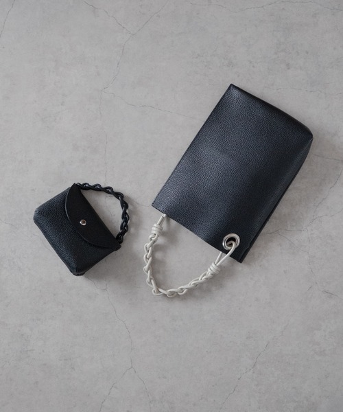 SENTI（センティ） ポーチ 「 」SHRINK LEATHER CHAIN HANDLE POUCH