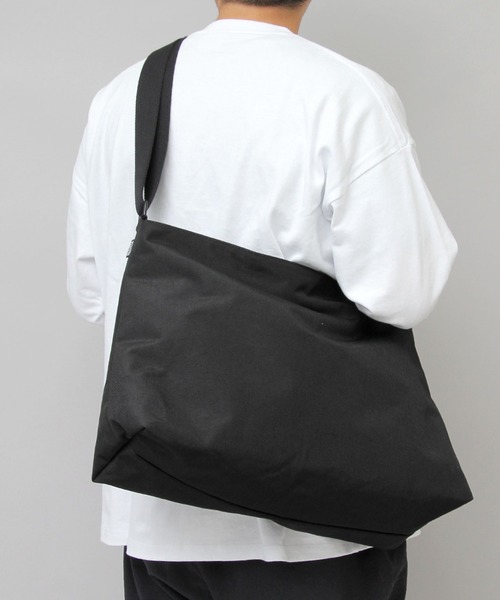 REGiSTA（レジスタ） ショルダーバッグ シンプルデザイン ビッグ