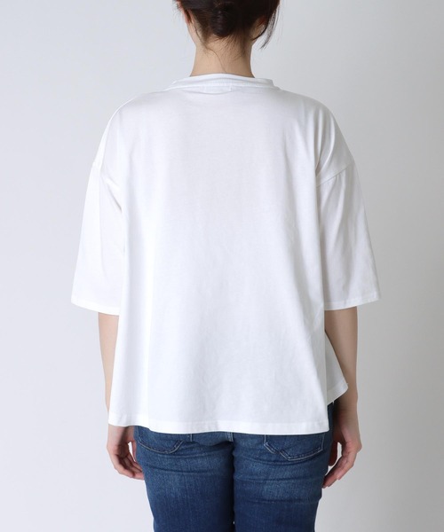 Jines tシャツ エンボスロゴショート丈Tシャツ レディース