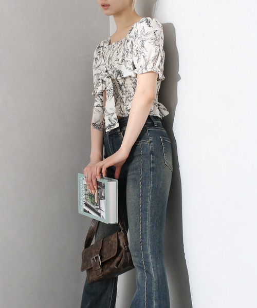 ブラウス シャツ 2025春夏新作 小花柄シャーリングノースリブラウス レディース natural couture｜【WEB限定】小花柄シャーリングブラウス
