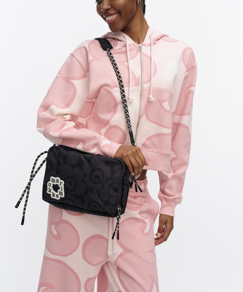 あおい　マリメッコショルダーピンク　セイディブラック　ディーンピンクL marimekko（マリメッコ） ショルダーバッグ バッグ 「kioski」Kavari