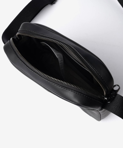 Calvin Klein（カルバン・クライン） ショルダーバッグ BOLD CK