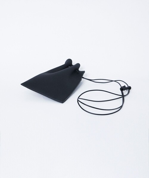 バッグ ITTI HERRIE KINCHAKU POUCH PM/DIPLO SKY HERRIE KINCHAKU POUCH - PM / DIPLO SKY｜シュリンクレザーの