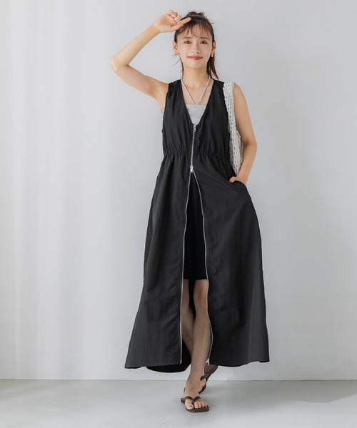 K. ナイロンワンピース ナイロンワンピ ナイロンレザーサテンコクーンワンピース｜BIGI online store