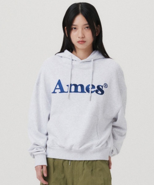 パーカー A'GEM/9 × .kom 「AMESWORLDWIDE/アメスワールドワイド」 BASIC LOGO HOODIE/ベーシックロゴ プル