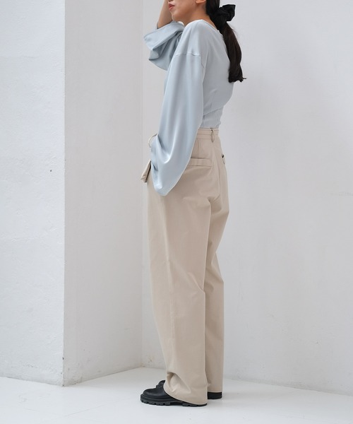 AKTE ハイウエストライトパンツ ラベンダー AKTE（アクテ）の「ペーパーバックライトパンツ（その他パンツ