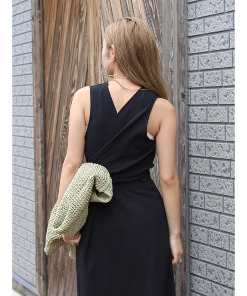 ungrid★美品　バックデザインノースリワンピース　ワンピース　夏　黒 バックデザインノースリワンピース[品番：MKSW0050741]｜Ungrid