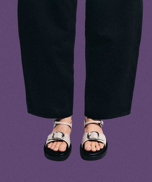CHARLES ＆ KEITH（チャールズ&キース） サンダル バックル フラット