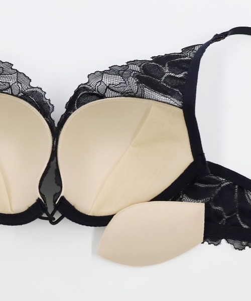ANNEBRA（アンブラ） ブラジャー Whispers ハーネス付きデコルテレース
