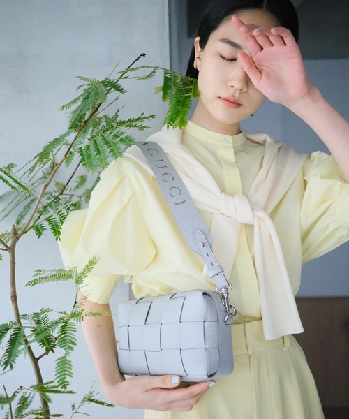 IACUCCI（イアクッチ） ショルダーバッグ FREE ライトグレー