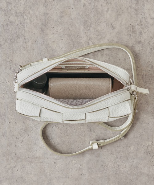 IACUCCI（イアクッチ） ショルダーバッグ FREE ライトグレー