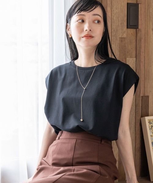 ローリーズファーム　刺繍ノースリーブ　ブラック LOWRYS FARM（ローリーズファーム） ノースリーブトップス FREE