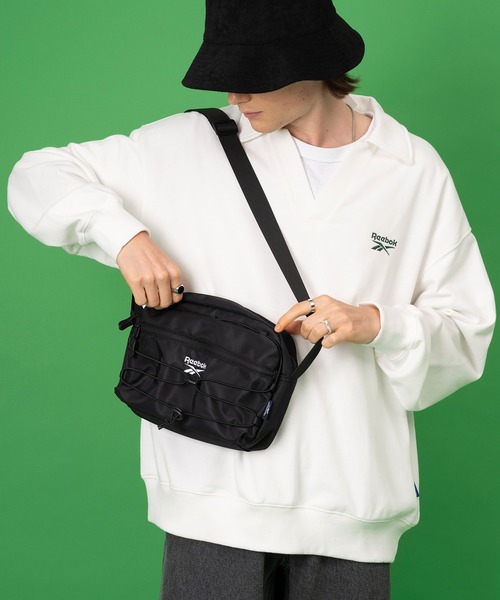 Reebok（リーボック） ショルダーバッグ ワンポイント ロゴ 刺繍 軽量