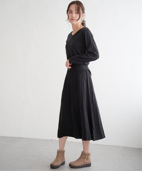 IKKA LOUNGE ワンピース フィット＆フレアニットプリーツワンピース