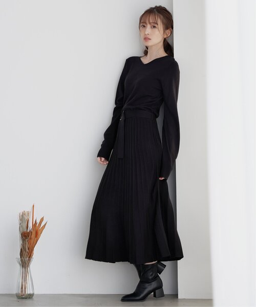 IKKA LOUNGE ワンピース フィット＆フレアニットプリーツワンピース