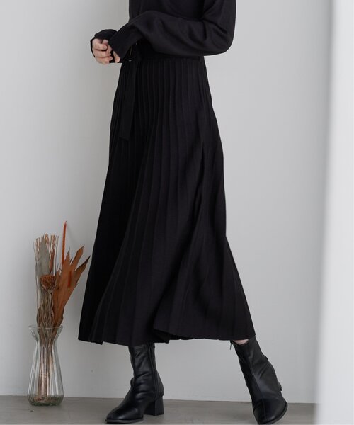 IKKA LOUNGE ワンピース フィット＆フレアニットプリーツワンピース