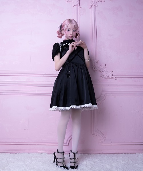 AVENCHUMU ワンピース Back ruffle ribbon harness one piece