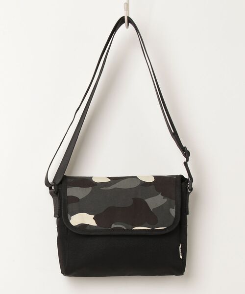 bape ショルダーバッグ 迷彩 A BATHING APE（アベイシングエイプ） カモフラージュショルダーバッグ