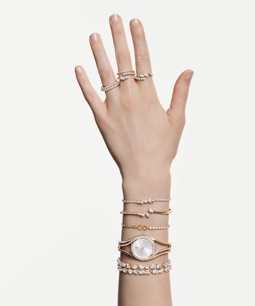 SWAROVSKI Mesmeraバングル　美品 SWAROVSKI（スワロフスキー） ブレスレット 「公式」「スワロフスキー