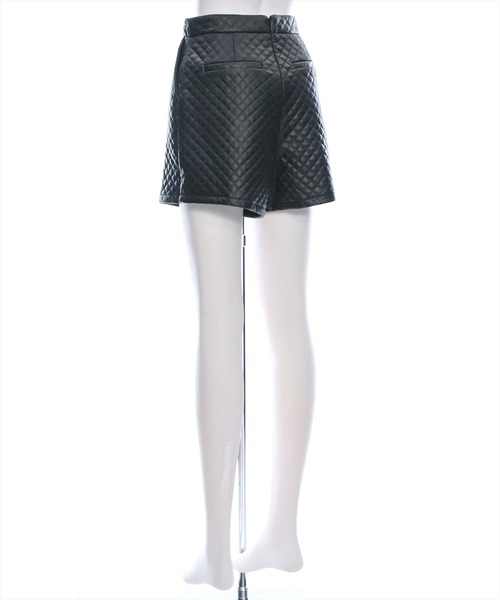 新品 タグ付き Aménochihare 撥水 キルティング ショートパンツ 新品 タグ付き Aménochihare 撥水 キルティング ショートパンツ