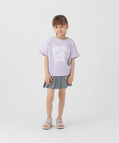 2025コンサートで聖子さんが白いTシャツとー緒に着用しているプリーツスカート 2025コンサートで聖子さんが白いTシャツとー緒に着用している