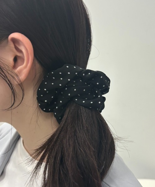送料/関税込 ●SHALOM● Trouble Scrunchie Laminated GG silk jacquard scrunchie in pink | GUCCI® US