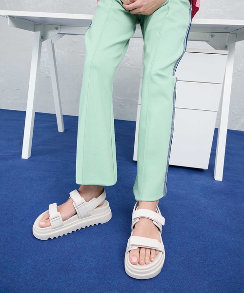CHARLES ＆ KEITH サンダル ダブルストラップ フラットフォーム