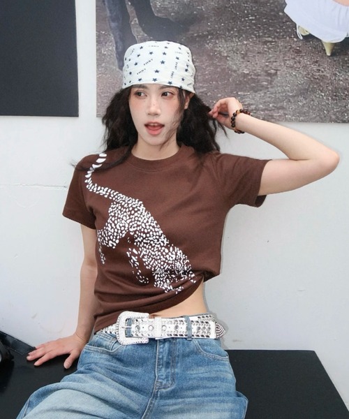 d.i.a. ヒョウ柄トップス セール】チャーム付き バックオープンフリルシャツ レオパード柄