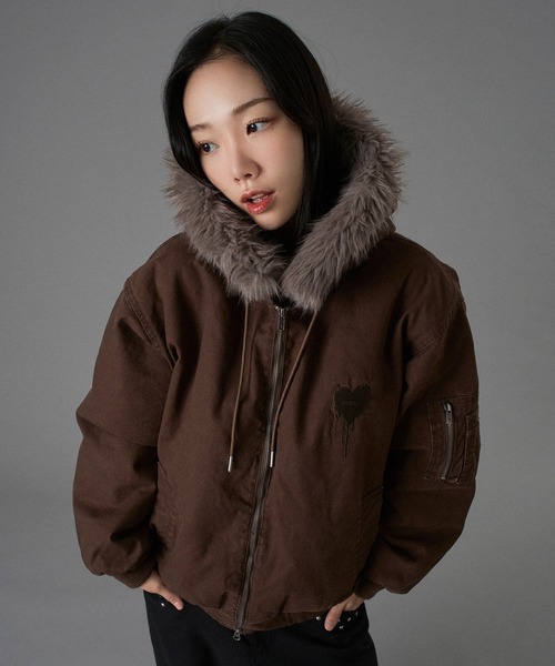 ONCILY ハートロゴ ダックジャケット ファー ブルゾン ONCILY（オンシェリー） ブルゾン アウター HEART LOGO DUCK FAUX-FUR