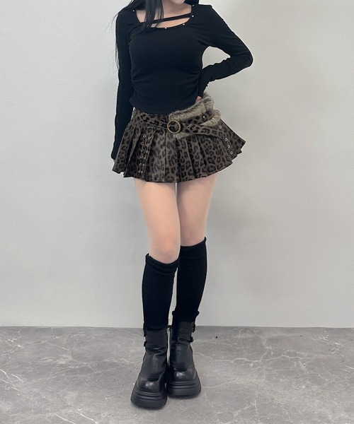 FOLLOWIN（フォロウィン） スカート 「ファーベルト付き」プリーツ