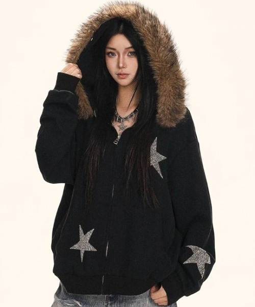 Sibra（シブラ） tシャツ ビジュー星柄 × 着脱ファーフード ゆる