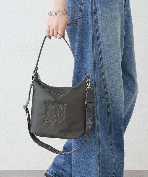 美品です！russet（ラシット）のショルダーバッグ【１個売りも対応します！】 russet（ラシット） ショルダーバッグ バッグ 「インフルエンサー