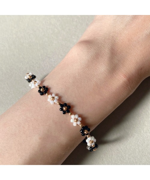 TONE（トネ） ブレスレット 「belleneige」フラワービーズブレスレット