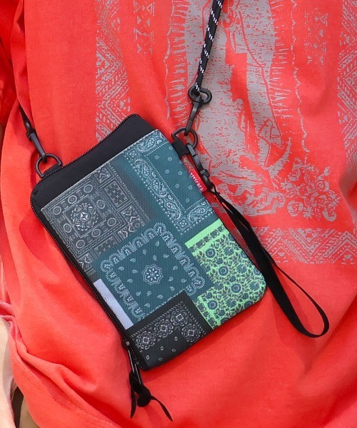 チチカカ ショルダーバッグ バッグ グラフィカルスマホ