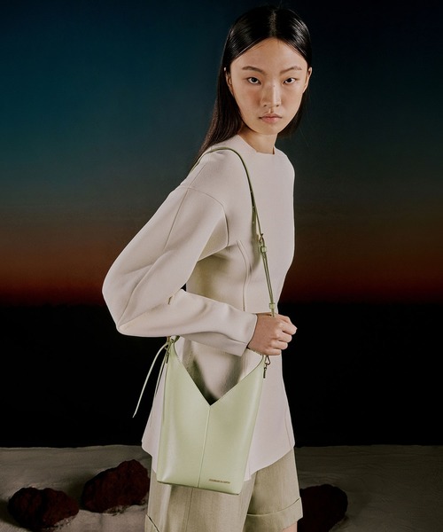 CHARLES&KEITH Simone シモーン アンギュラーバケツバッグ送料込 CHARLES & KEITH Simone シモーン アンギュラーバケツバッグ