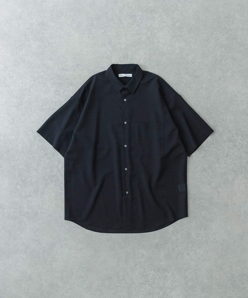 黒のショートスリーブシャツ URBAN RESEARCH シャツ ウォッシャブルウールサイロフィル