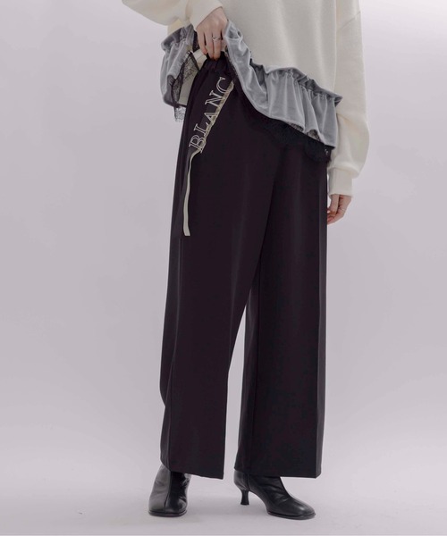 新品　今季　エイミーロウ　テープロゴ エンブロ ゆるスラックスパンツ　ブラック Eimee Law（エイミーロウ） スラックス パンツ テープロゴエンブロゆる