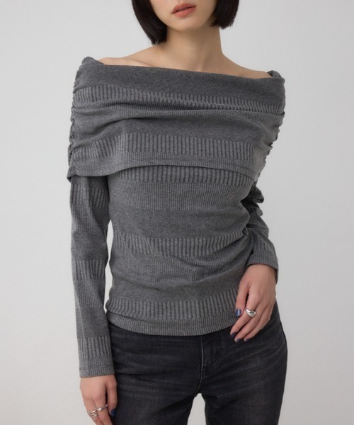 [新品未使用タグ付き] MOUSSY SHOULDER FRILLS トップス MOUSSY（マウジー）の「SHOULDER FRILLS トップス（シャツ/ブラウス