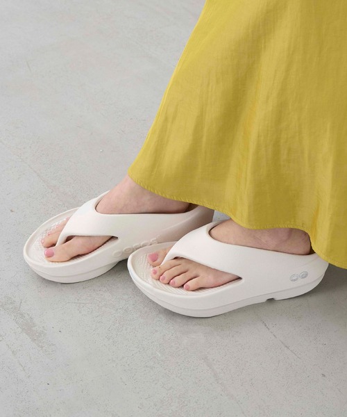 OOFOS（ウーフォス） 厚底 リカバリーサンダル サンダル 「OOFOS