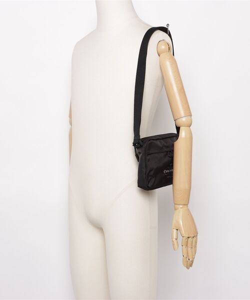 Calvin Klein（カルバン・クライン） ショルダーバッグ 「Calvin Klein 
