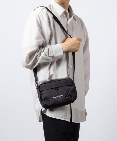 Calvin Klein（カルバン・クライン） ショルダーバッグ 「Calvin Klein