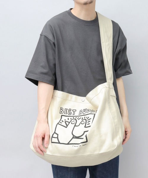 What it isNt）ART BY MARKGONZALES ショルダーバッグ