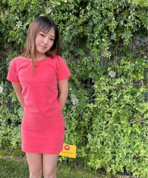 【関税込み】Staud ゴールド Roxy ミニワンピース Staudのゴールド Roxy ミニワンピースがセール中