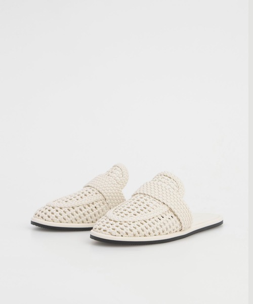 CHARLES ＆ KEITH サンダル ウーブンスリップオンフラット