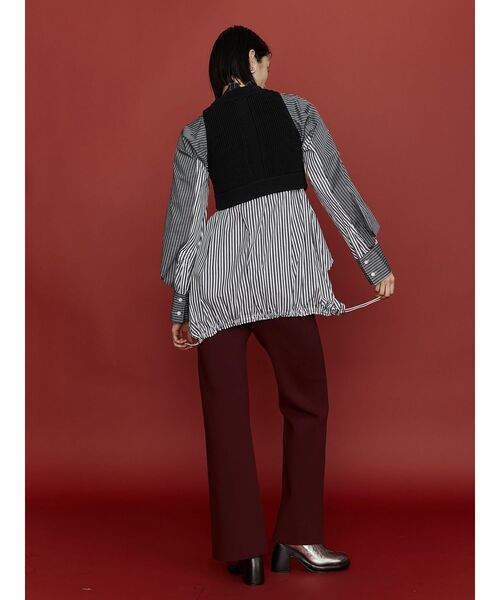 【美品・タグ付き】未使用品 UN3D. ミニマルニットパンツ ブルー 38 近年 美品・タグ付き】未使用品 UN3D. ミニマルニットパンツ ブルー