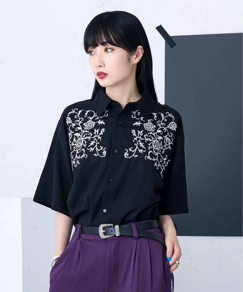 Ellno Loset（エルノロゼット） シャツ 半袖 チェストフラワー刺繍