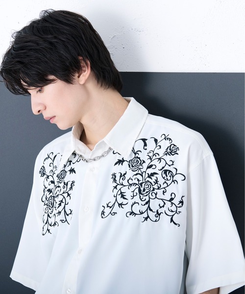 Ellno Loset（エルノロゼット） シャツ チェストフラワー刺繍シャツ