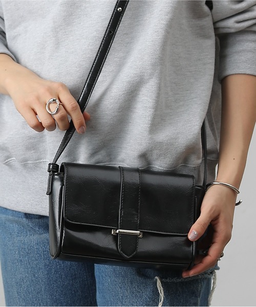 ロゴバックル ミニショルダーバッグ | Armani Exchange
