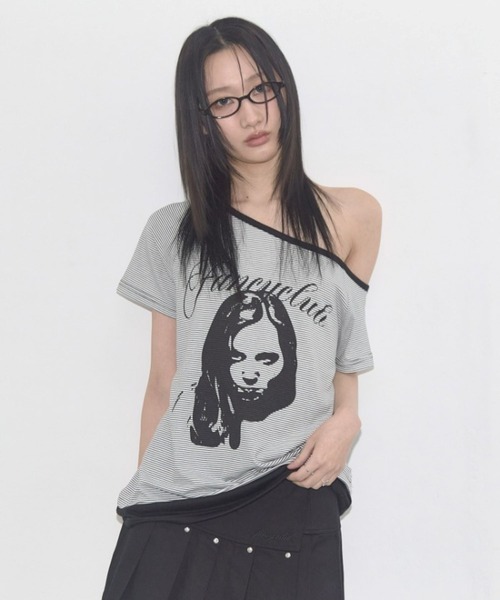 tシャツ K-POPアイドル着用 FANCY CLUB／ワンショルダーＴ レディース FANCY CLUB tシャツ K-POPアイドル着用 CLUB／ワンショルダーT